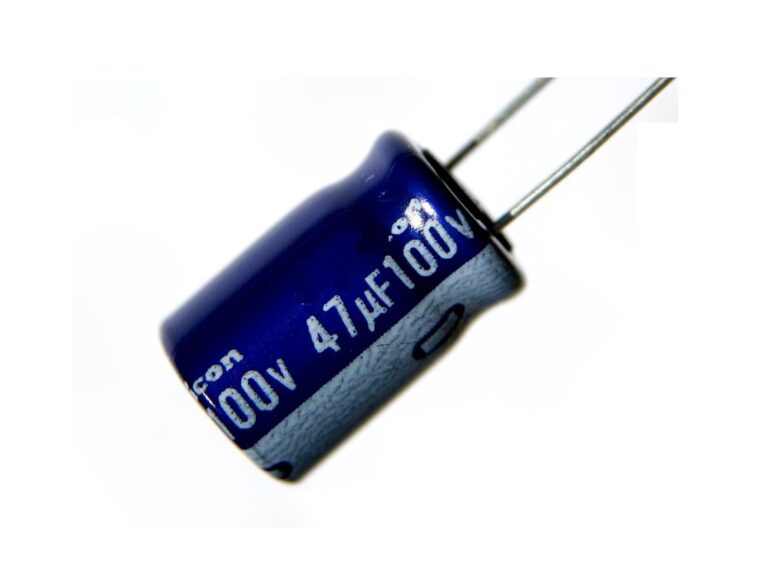 thumbnail image 2 of Digi 100uF 100V Electrolytic Capacitors - 10 Piece Lot, Radial, Open Box 2 of 4